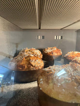 Carica l'immagine nel visualizzatore di Gallery, Panettone Geracese al Greco di Gerace Passito - Sapuri Calabrisi