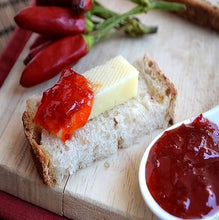 Laden Sie das Bild in den Galerie-Viewer, Marmellata di Peperoncino Piccante - Sapuri Calabrisi
