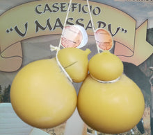 Cargar imagen en el visor de la galería, Caciocavallo Calabrese semistagionato - Sapuri Calabrisi
